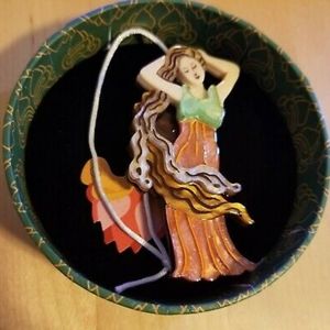 Erstwilder Lady Loie Brooch New in Box